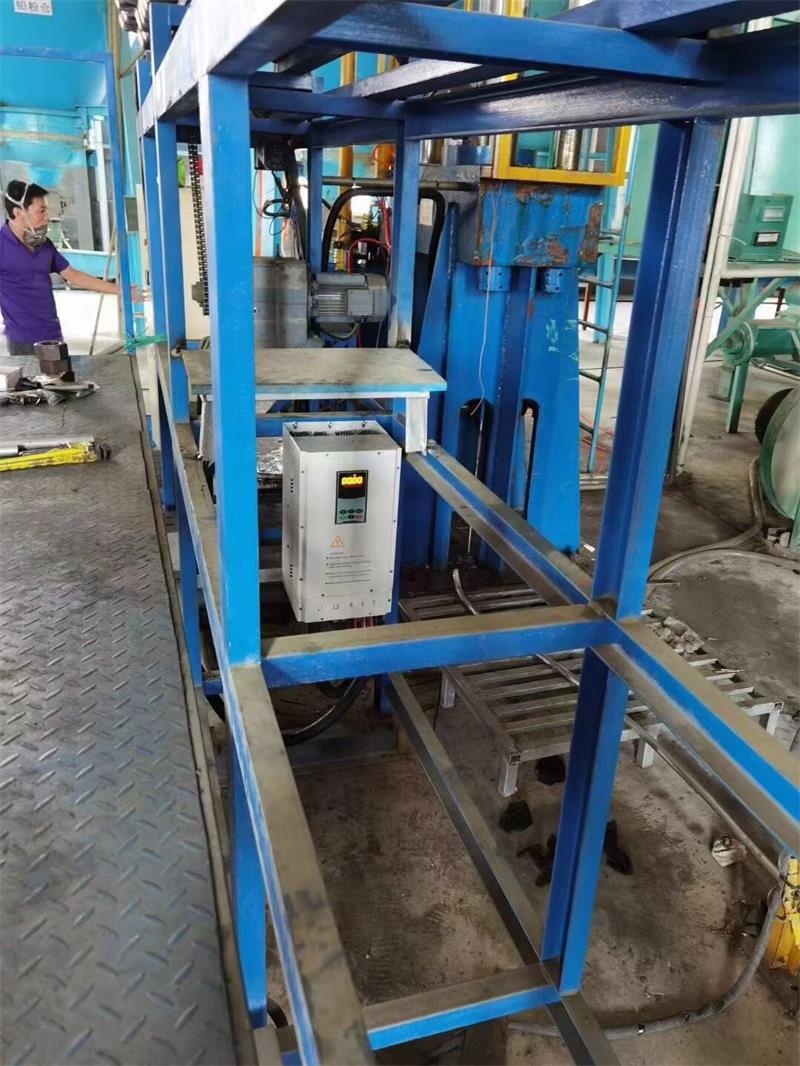 精益求精擎起的高質量電磁加熱廠家——江信電磁2.jpg
